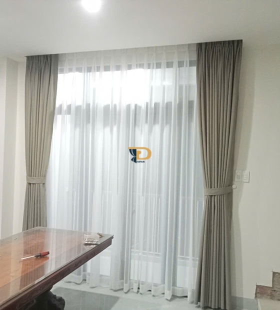 Rèm cửa 2 lớp chống nắng mang lại không gian sang trọng