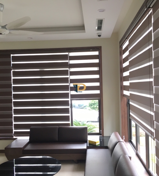 Rèm cầu vồng Hàn Quốc tạo nên sự độc đáo cho cửa sổ phòng khách