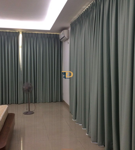 Rèm vải trơn đơn sắc cho phòng khách căn hộ chung cư hiện đại